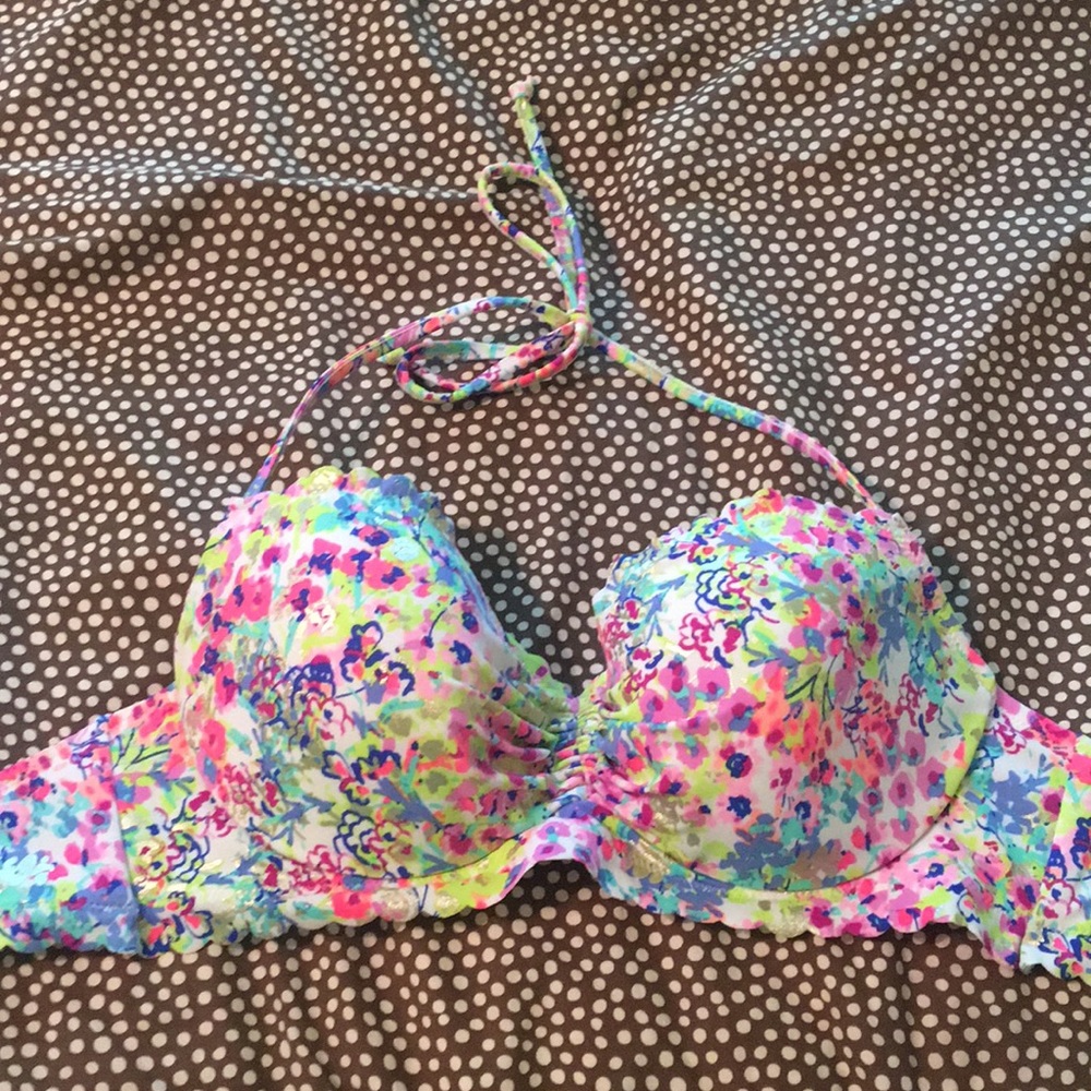 Victoria's Secret Getaway Halter Bikini Top !